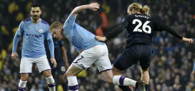 De Bruyne Davies Everton Manchester City lapresse 2020 640x300