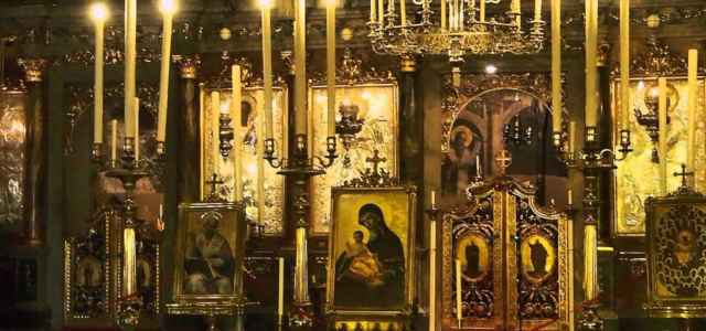 Immagini da una chiesa greca ortodossa