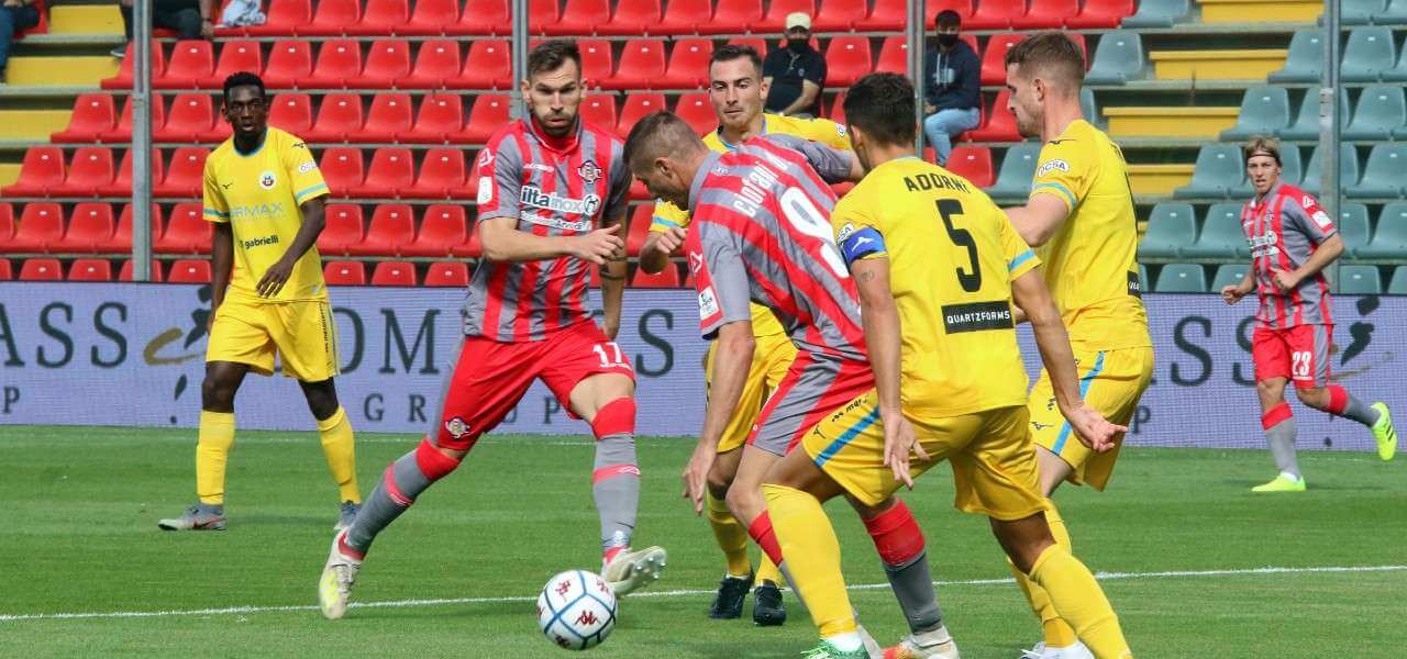 diretta cremonese frosinone risultato finale 1 1 charpentier risponde a ciofani