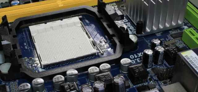 computer chip vuoto pixabay1280 640x300