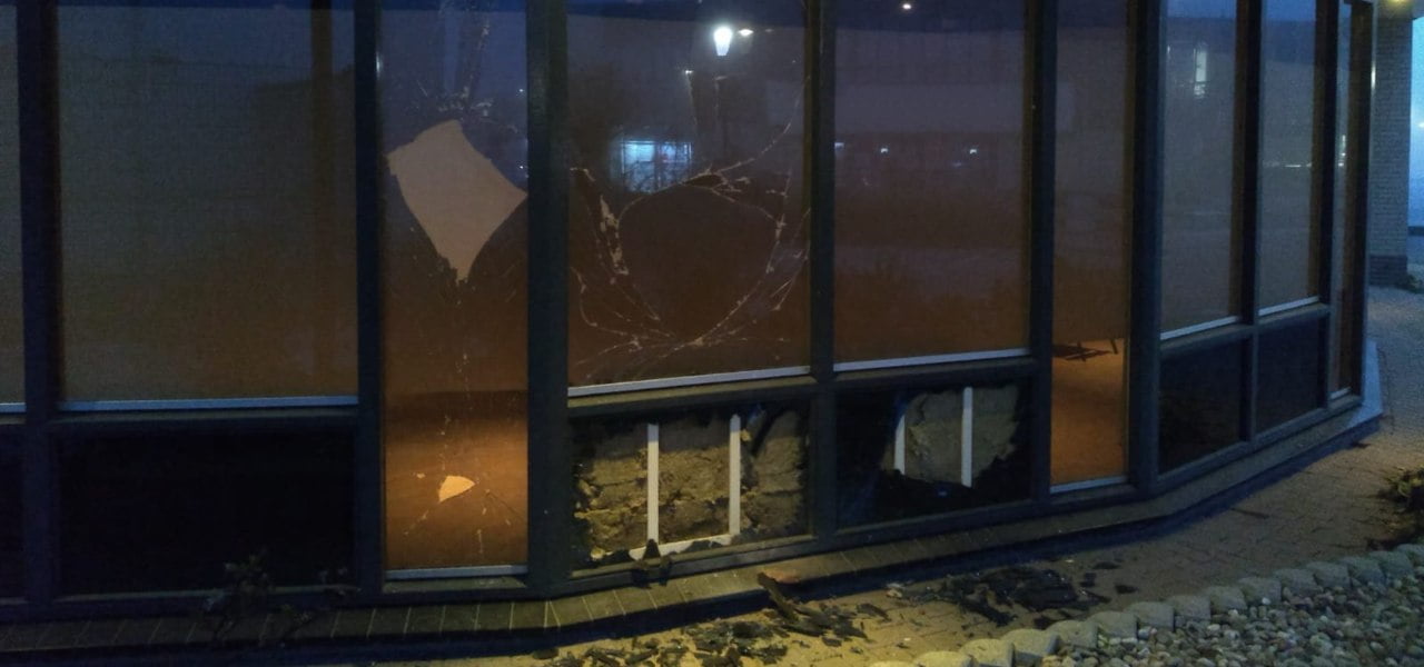 Bomba Sul Centro Covid Paura In Olanda A Bovenkarspel Rivolta Contro Coprifuoco