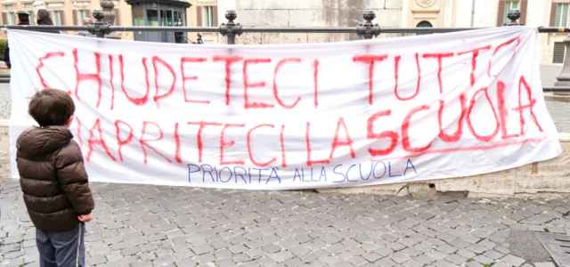 scuola studenti protesta 9 lapresse1280 640x300