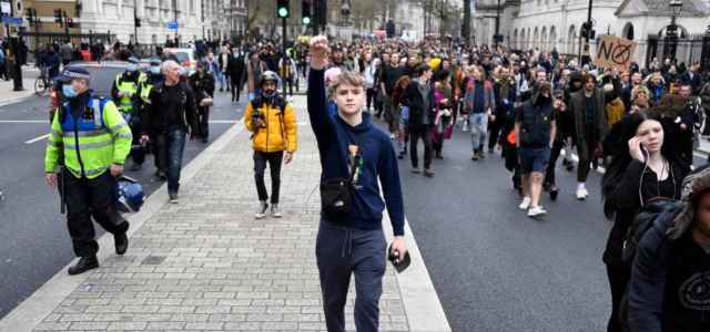 Proteste anti-Covid a Londra