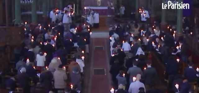 chiesa parigi messa pasqua 640x300