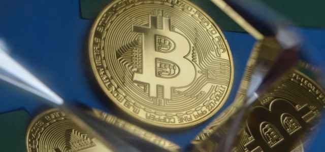 bitcoin vetro pixabay1280 640x300