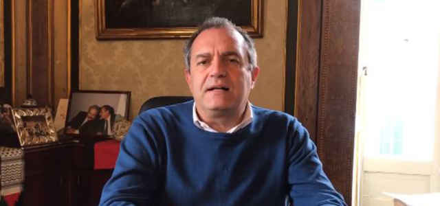 de magistris facebook 640x300