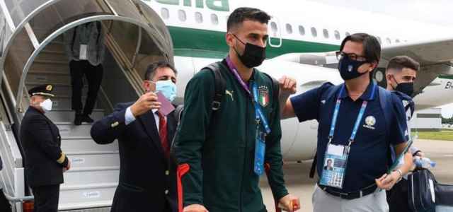 Spinazzola stampelle Italia aeroporto facebook 2021 1 640x300