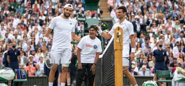 Djokovic Berrettini saluto Wimbledon facebook 2021 1 640x300