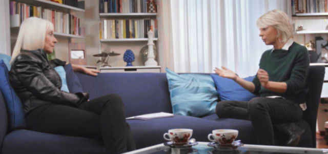 Maria De Filippi a colloquio con Raffaella Carrà
