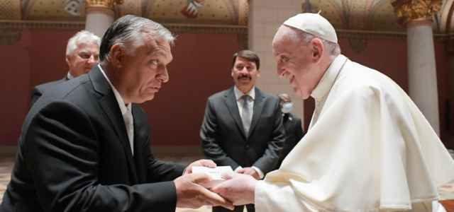 papafrancesco orban 1 lapresse1280 640x300