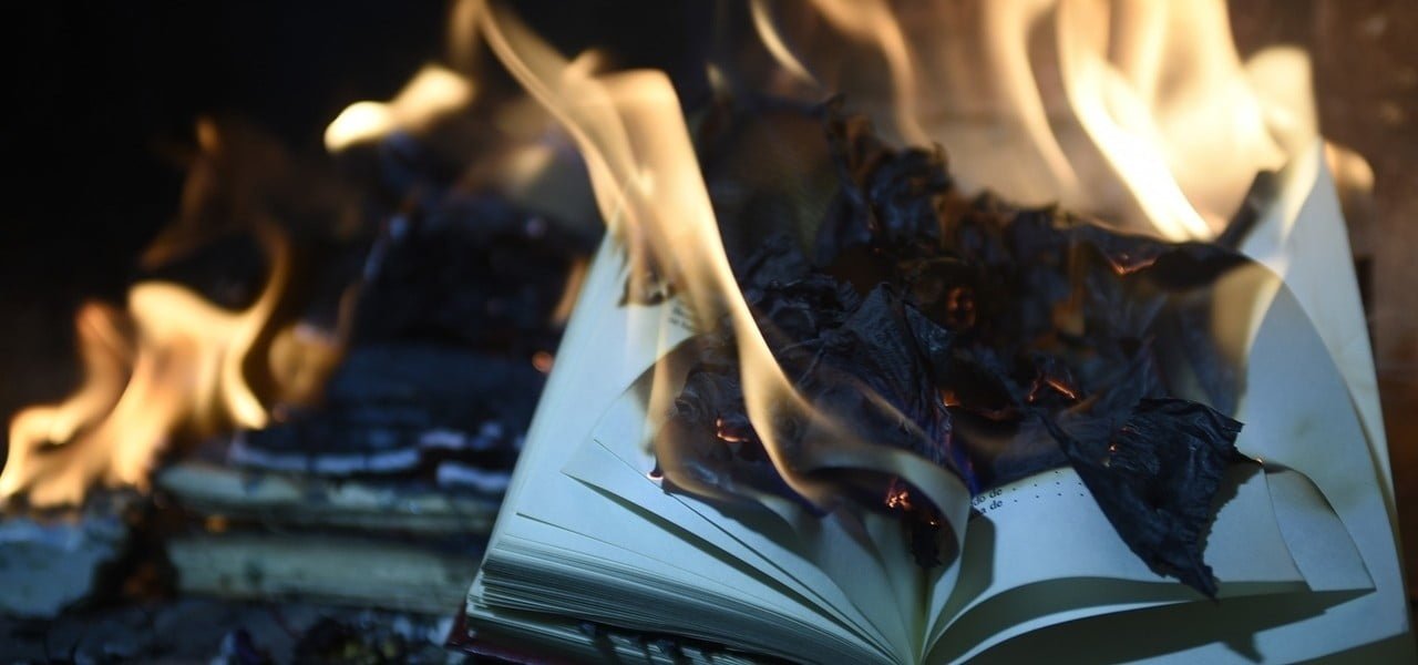 libro fuoco pixabay1280