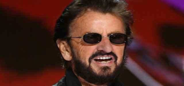 Come Ringo Starr sembra cosi giovane a 80 anni 640x300