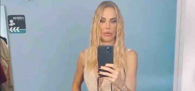 Ilary Blasi look