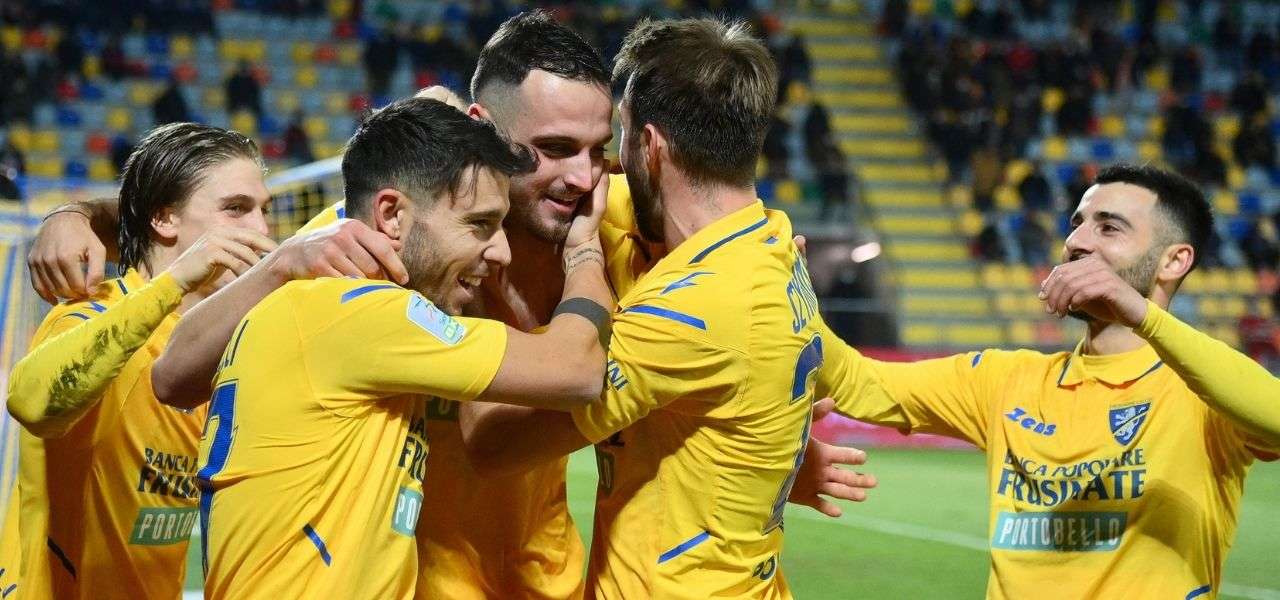 Calcio, serie B. Modena-Venezia 1-3, prima sconfitta in campionato