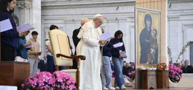 Papa Francesco con i giovani