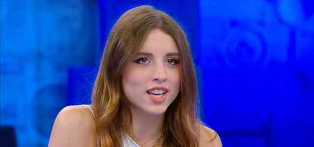 Angelina Mango chi é la mamma Laura Valente/ Anche lei una una famosa